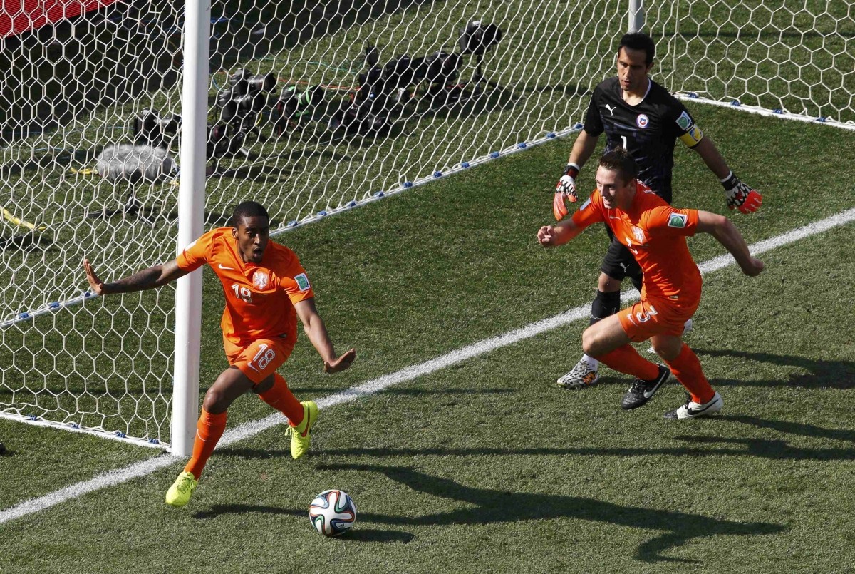 Leroy Fer of the Netherlands celebrates his goal against Chile during their 2014 World Cup Group B match at the Corinthians arena in Sao Paulo Netherlands v Chile