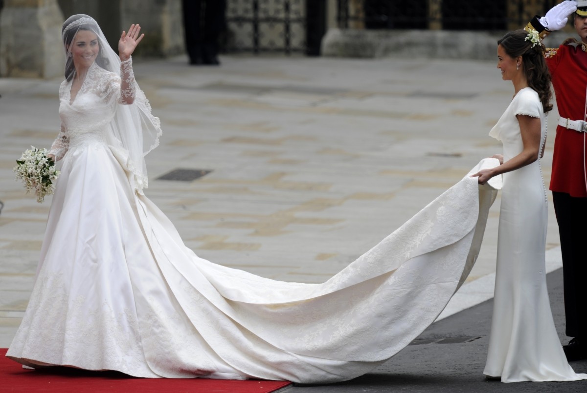 Kate Middleton's wedding dress by Alexander McQueen is worth £250,000 Kate Middleton