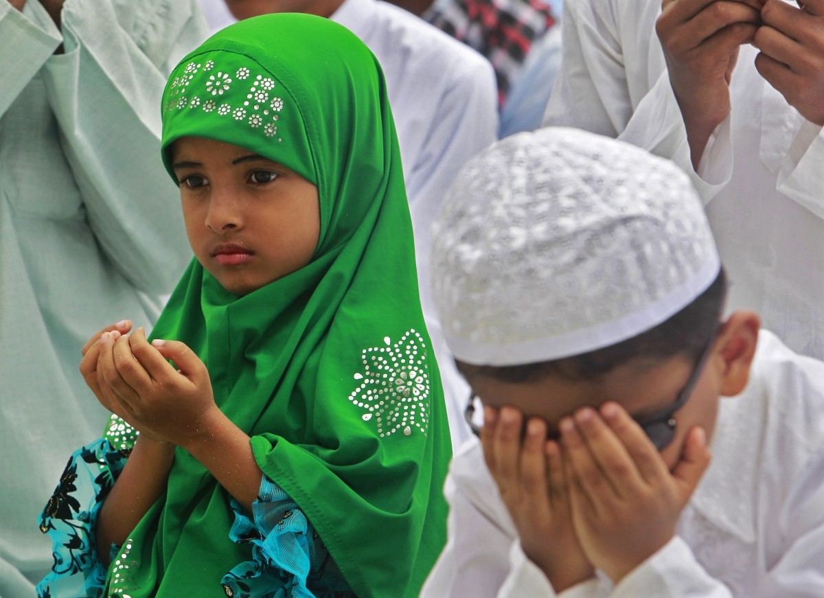Eid al Fitr 2014 Muslims  Celebrate End of Holy Month 