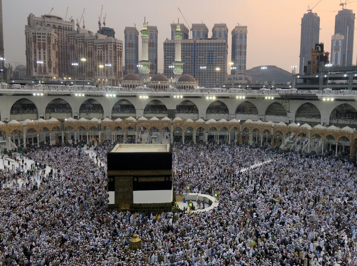 Hajj 2016: Stunning aerial view of the Kaaba before the start of the ...