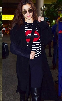 Alia Bhatt at the airport Alia Bhatt at the airport