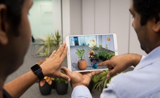 Swapnil Agarkar demoing Science and Learning app at Apple App Accelerator Apple, App Accelerator, Bengaluru,