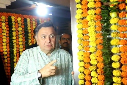 Rishi Kapoor yells at media Rishi Kapoor yells at media