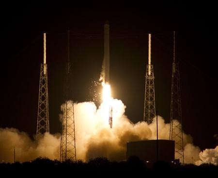 The SpaceX Falcon 9 rocket launches from Space Launch Complex 40 at the Cape Canaveral Air Force Station in Cape Canaveral, Florida October 7, 2012.(Reuters) Space X