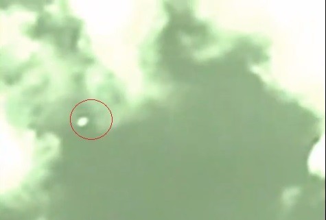 UFO Sighting: Disc Shaped Object Found Moving in Skies over Sydney (Screenshot/YouTube)
