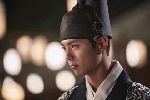 Pictured: Park Bo Gum as Lee Yeong in Moonlight Drawn by Clouds Moonlight drawn by clouds