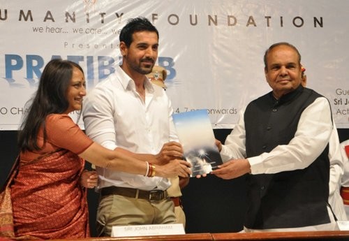 John Abraham at NGO event (Varinder Chawla) John Abraham at NGO event (Varinder Chawla)