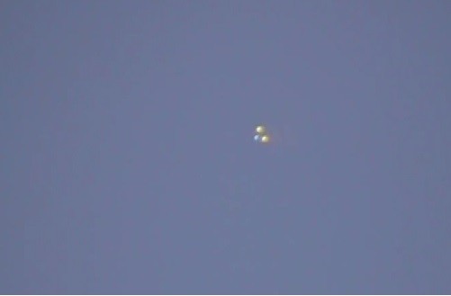 UFO Sighting: 3 Weird Orbs Spotted over Sherman Oaks, California [VIDEO ...