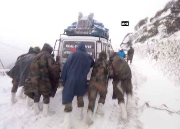 Army rescued 127 tourists stuck in snow blizzard at Sela Pass near Tawang, Arunachal Pradesh. Army rescued 127 tourists stuck in snow blizzard at Sela Pass near Tawang, Arunachal Pradesh