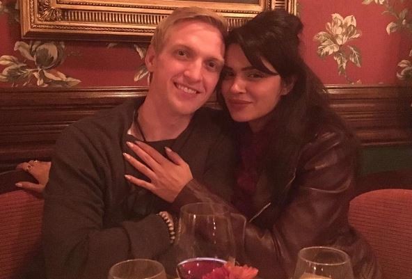 Naagin 2 actress Aashka Goradia and Brent Globe Naagin 2 actress Aashka Goradia, Aashka Goradia and Brent Globe