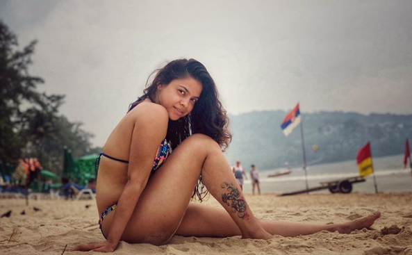 Sumona Chakravarti in bikini Sumona Chakravarti in bikini