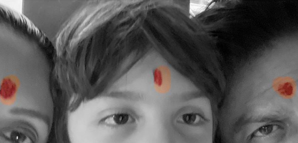 Shah Rukh Khan trolled for sporting tilak. Shah Rukh Khan trolled for sporting tilak