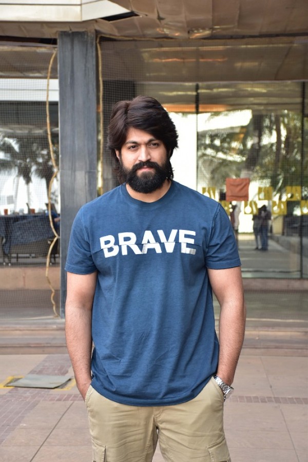 Kannada Superstar Yash In Mumbai To Promote His Movie K.G.F: Chapter 1 ...