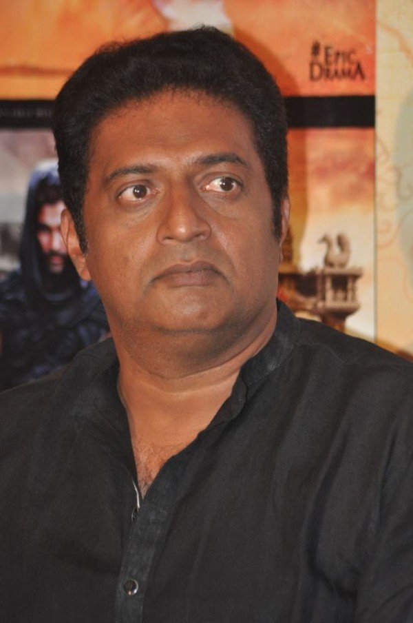 Allu Arjun, Anushka Shetty, Prakash Raj at Rudramadevi 