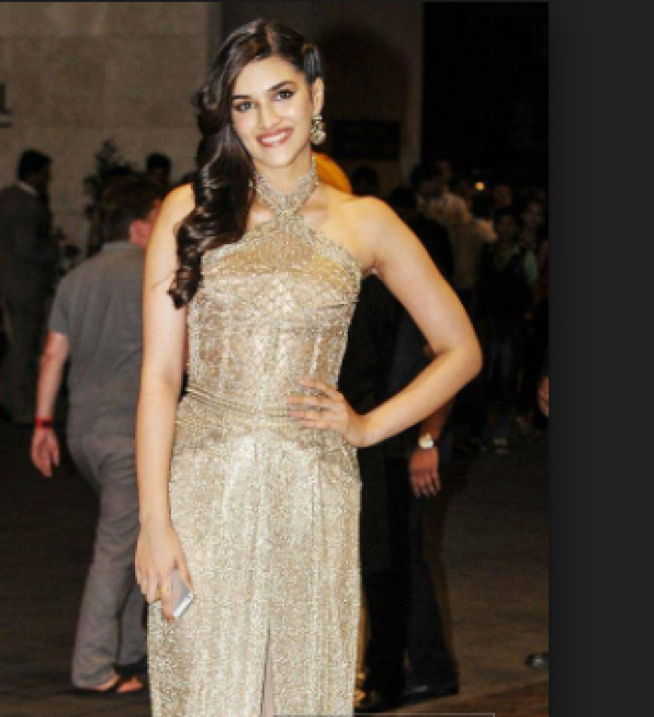 Kriti Sanon Looks Stunning In Golden Dress Photos Images Gallery 48284
