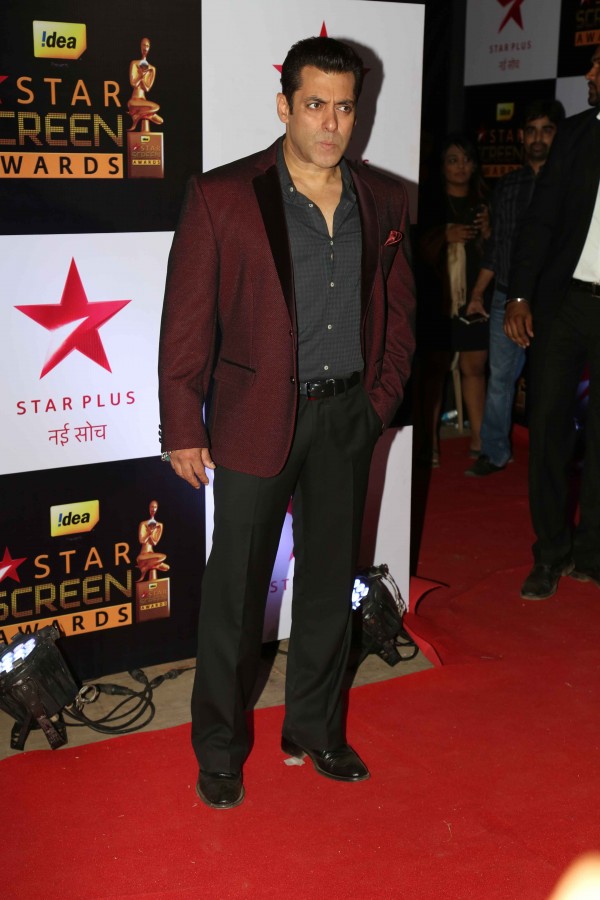 Star Screen Awards 2019 Salman Khan Performance Salman Khan, Shah Rukh Khan at Star Screen Awards - Photos,Images