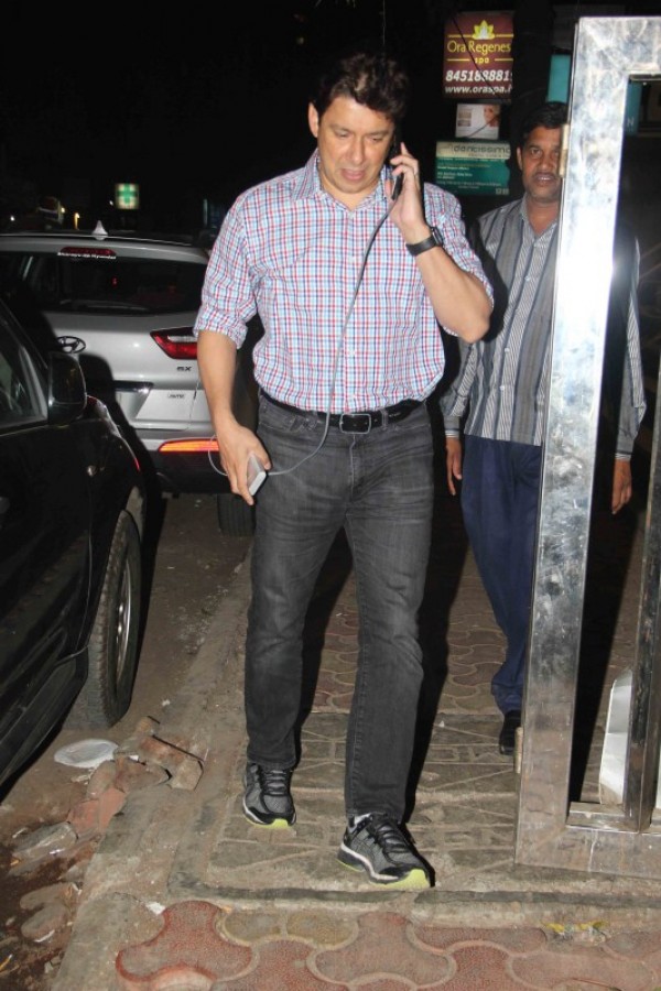 Madhuri Dixit with husband spotted at Bandra - Photos,Images,Gallery