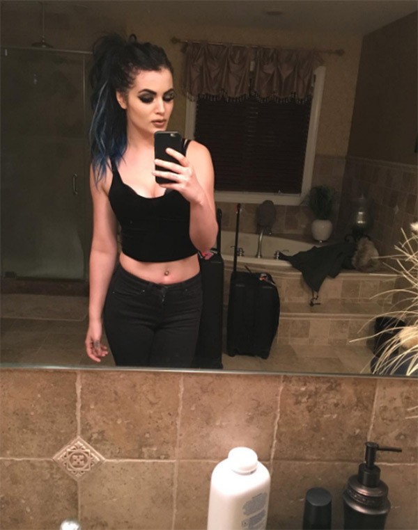 WWE News: Paige comments on private photos/videos getting 