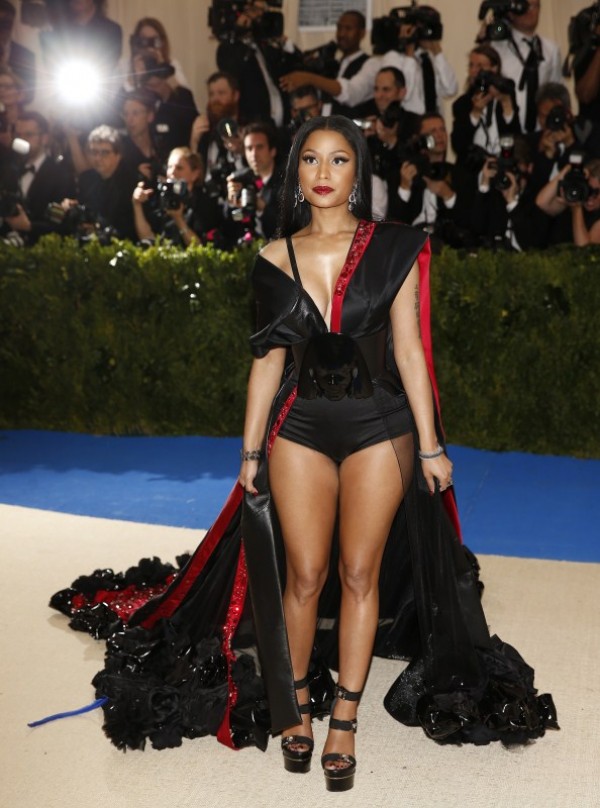 nicki-minaj-shows-off-curves-and-cleavage-at-met-gala-2017-photos
