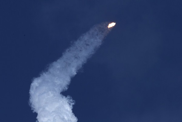 SpaceX s Falcon Heavy Rocket Soars In Debut Test Launch From Florida 