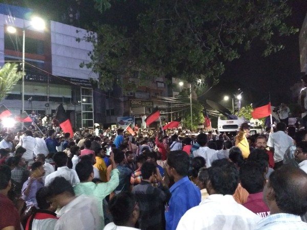 DMK chief Karunanidhi supporters crowd outside Kauvery Hospital ...