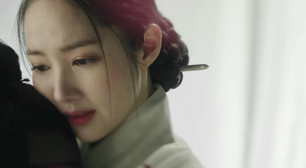 Park Min Young as the secretary Kim Mi-So in What’s Wrong with Secretary Kim Seven Day Queen