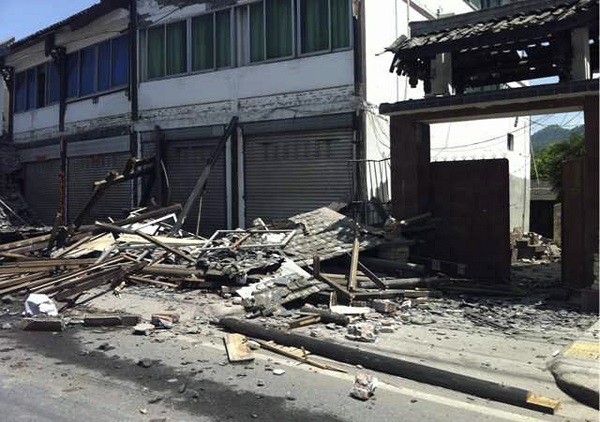 Collapsed houses are seen after a 6.6 magnitude earthquake in Luzhou county, Ya'an. (credit: Reuters) Collapsed houses are seen after a 6.6 magnitude earthquake in Luzhou county, Ya'an.