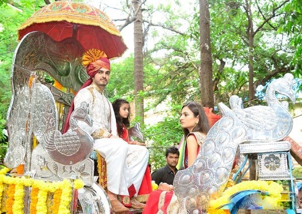 Esha Doel Marries Bharat Thaktani (Facebook) Esha Doel Marries Bharat Thaktani