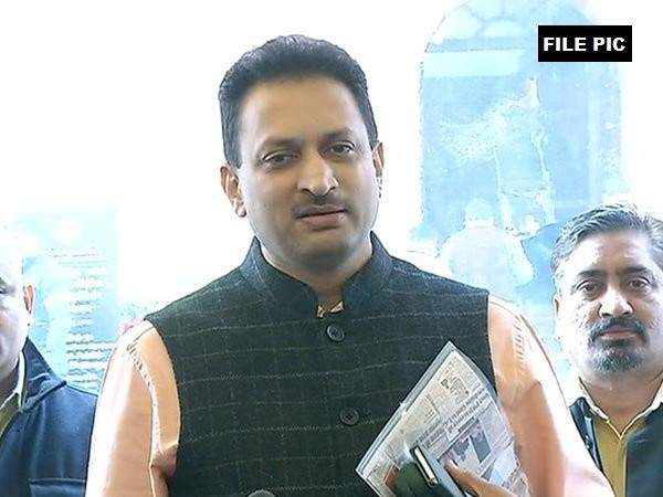 Union minister Anantkumar Hegde received death threats Sunday. ananthkumar hegde
