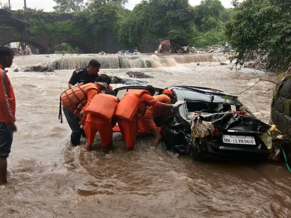 Personnel from the National Disaster Response Force (NDRF), along with the fire brigade, are involved in the search and rescue operations. Pune rains