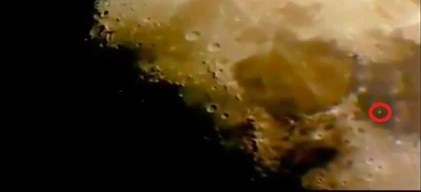 UFO spotted on Moon Surface