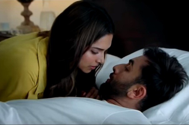 Deepika Padukone Ranbir Kapoor S Tamasha Intimate Kissing Scene