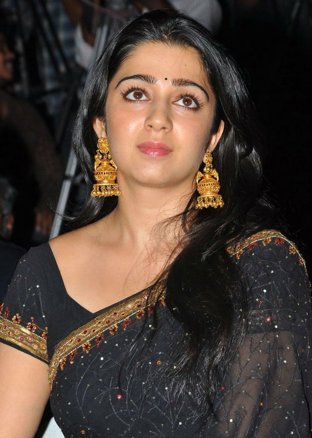 [Image: 1431935168_charmy-kaur-jyothi-lakshmi-tr...launch.jpg]