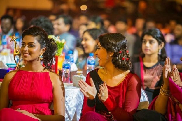 Amala Paul-Hansika (Facebbok/SIIMA) Amala Paul-Hansika (Facebbok/SIIMA)
