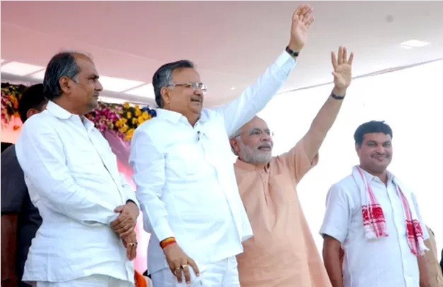 Gujarat Chief Minister Narendra Modi with Chhattisgarh Chief Minister Raman Singh