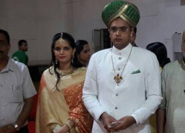 A photo of Yaduveer with Trishika Kumari Singh from their wedding ritual. Yaduveer marries Trishika Kumari Singh