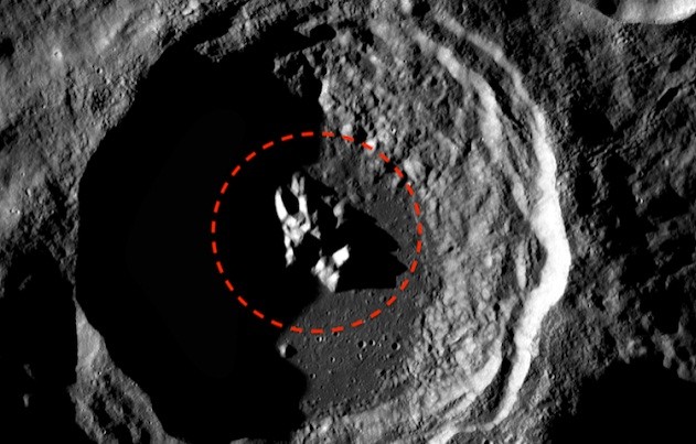 spaceship in moon