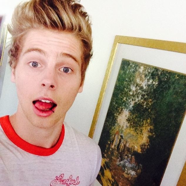 Luke Hemmings Turns 19: Interesting Facts And Photos Of '5 Seconds Of ...