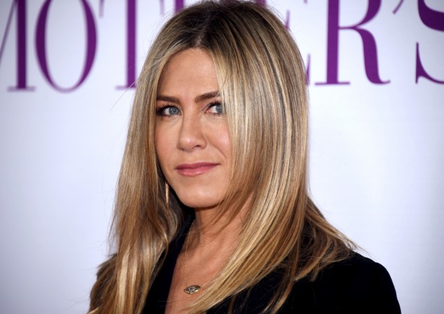 Jennifer Aniston attends the premiere Jennifer Aniston