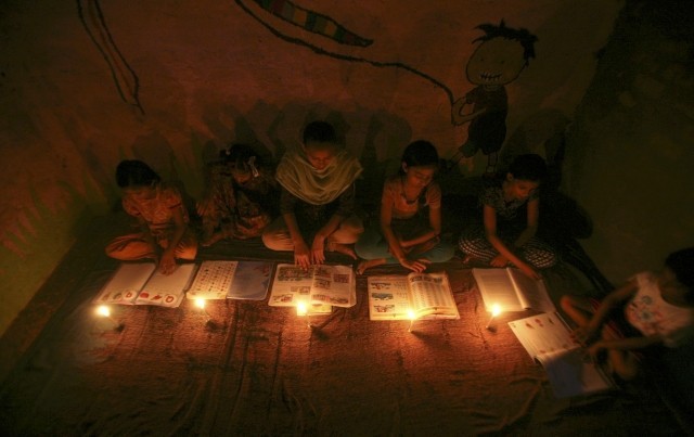Madrasa Students Read
