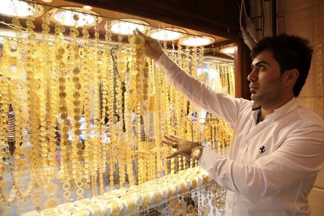 Gold Near Two-week High as Ukraine Tensions Boost Safe-haven Bids