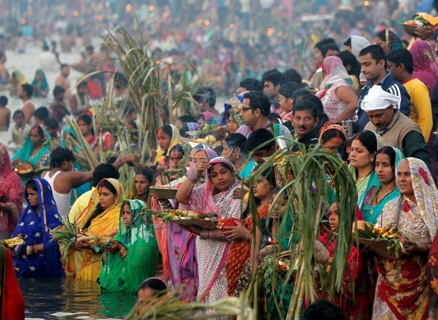 Land of Festivals: Diwali, Eid al-Fitr, Lohri, Christmas 