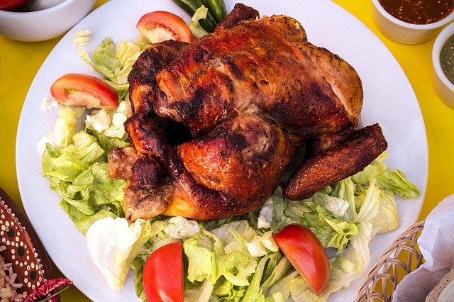 (Picture for representation) Drying out your chicken can give you the perfect chicken roast. chicken roast
