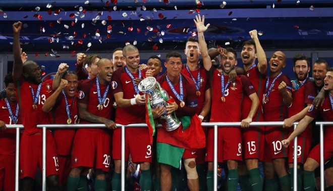 Ronaldo Portugal Euro 2016 trophy