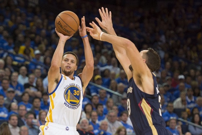 Stephen Curry has been in an amazing form so early in the season. Stephen Curry