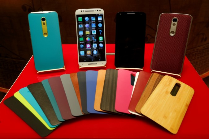 Get Moto Z2 Play, Moto G5s Plus, Moto E4 Plus, Moto X4 at lowest prices on Moto Fest via Flipkart Moto Hubs and Amazon. In Picture: Motorola Moto series smartphones are displayed Motorola, Moto Fest, Moto G5s Plus, Moto X4, Moto Z2 Play, Moto E4 Plas