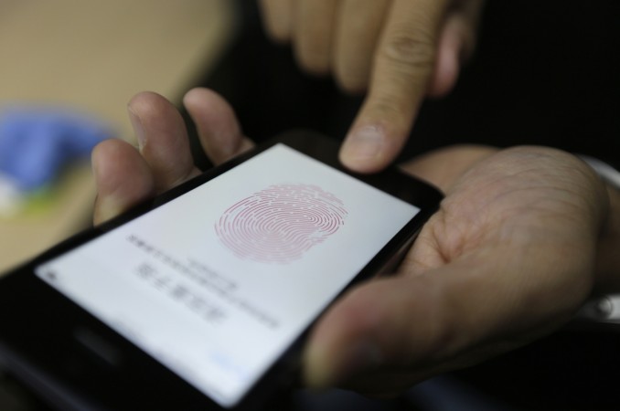 Cheaper iPhone to get UD fingerprint scanner instead of Face ID Touch ID