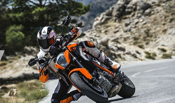 KTM Super Duke R KTM Super Duke R