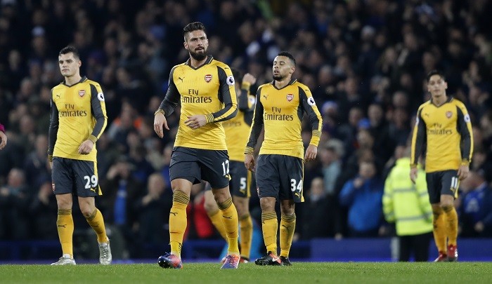 Arsenal players react to the winner scored by Everton defender Ashley Williams, December 13, 2016 Arsenal Xhaka Giroud Coquelin Ozil