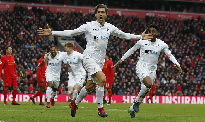 Swansea City forward Fernando Llorente celebrates after scoring against Liverpool in their English Premier League game, January 21, 2017 Fernando Llorente, Swansea City, Liverpool, EPL, Paul Clement